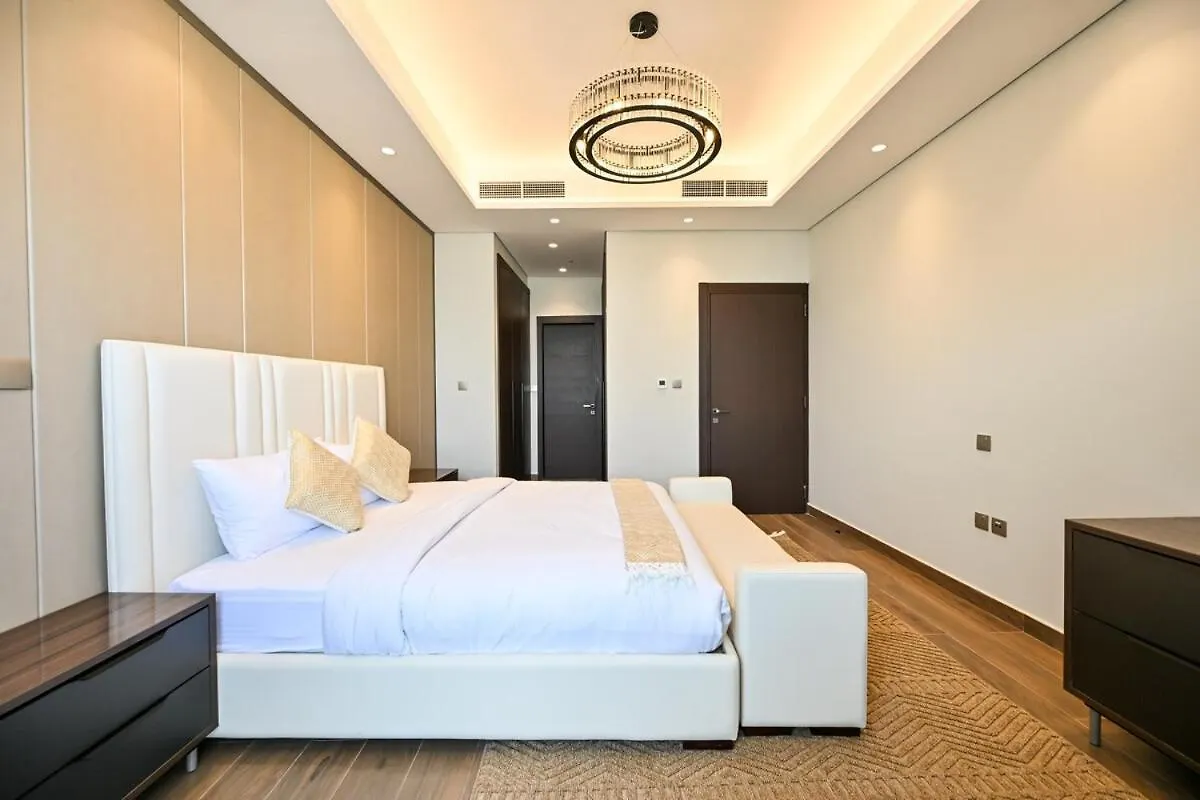 Stunning 2 Bdr Luxury Business Bay Apartment Dubai